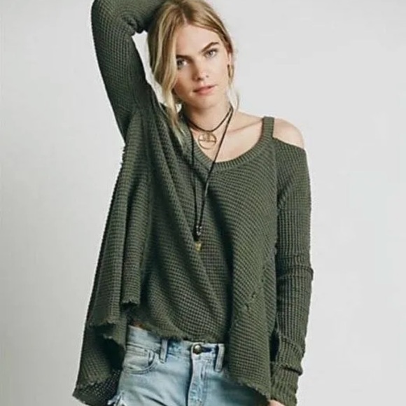 FREE PEOPLE SWEATER - Picture 1 of 1